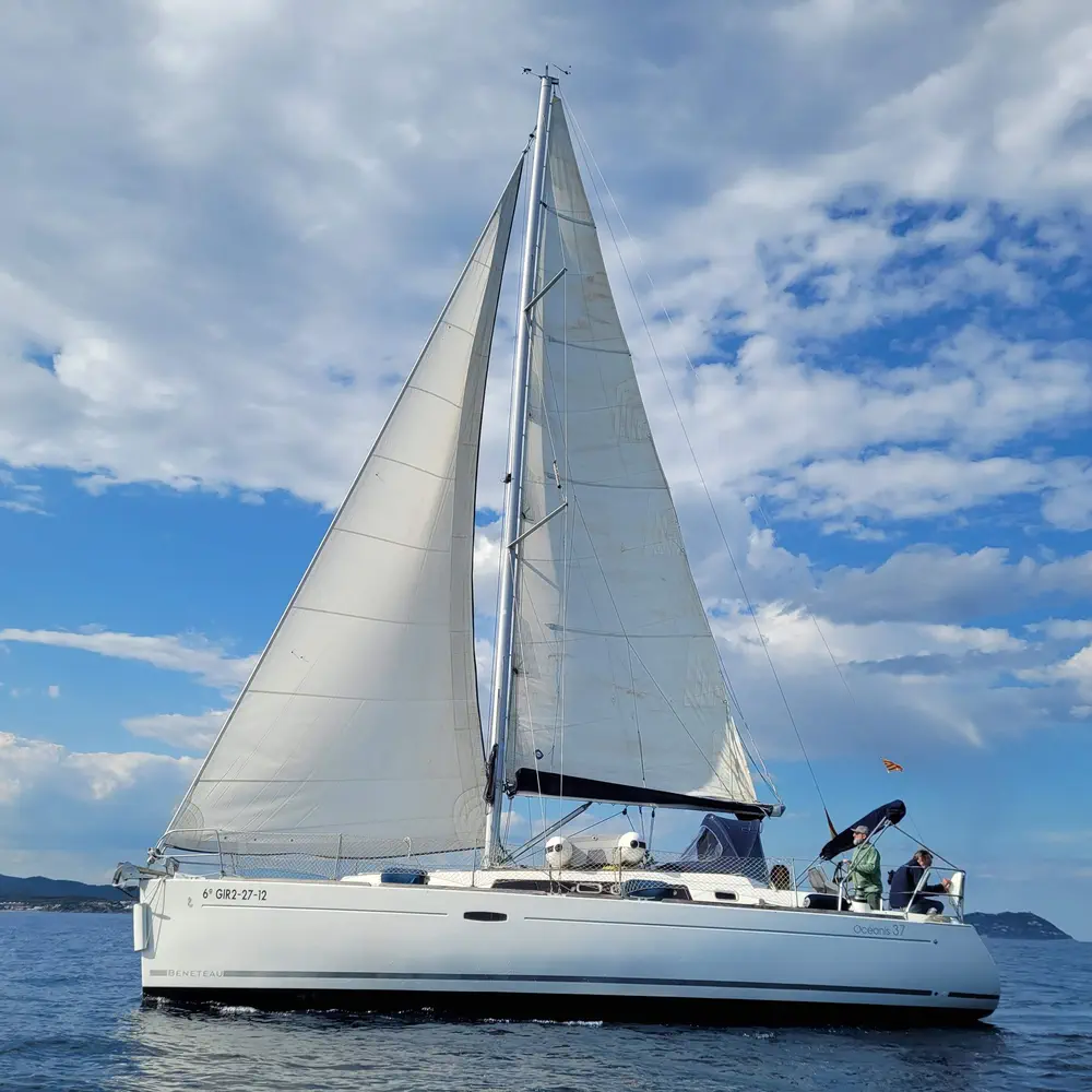 https://dsmkaagprkqin.cloudfront.net/images/beneteau/oceanis-37/sail-boat/5571652050000106804-1746529171833549113-tristania-1000x1000.webp
