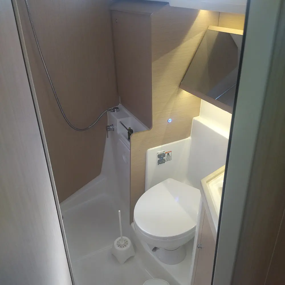 MAGNUM (Premium Specs: air condition, Electric WC, Inverter, Underwater lights) 5