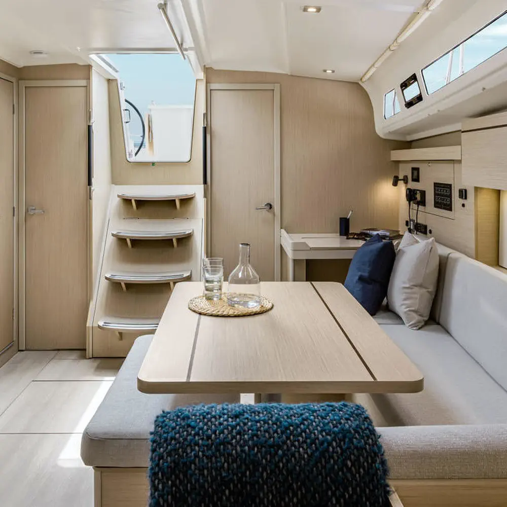 Vienna Nano | Solar Panel, Inverter, Bow Thruster 6