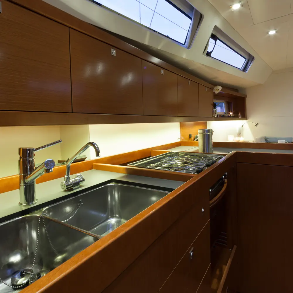 BELEZA - | AC | Bowthruster | Solar P 7