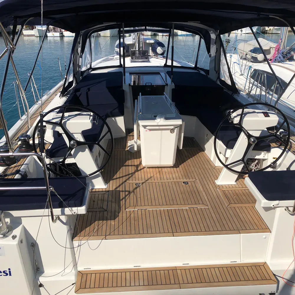 https://dsmkaagprkqin.cloudfront.net/images/beneteau/oceanis-46-1/sail-boat/1848506150000100129-1746527844876361695-nemesi-standard-line-1000x1000.webp