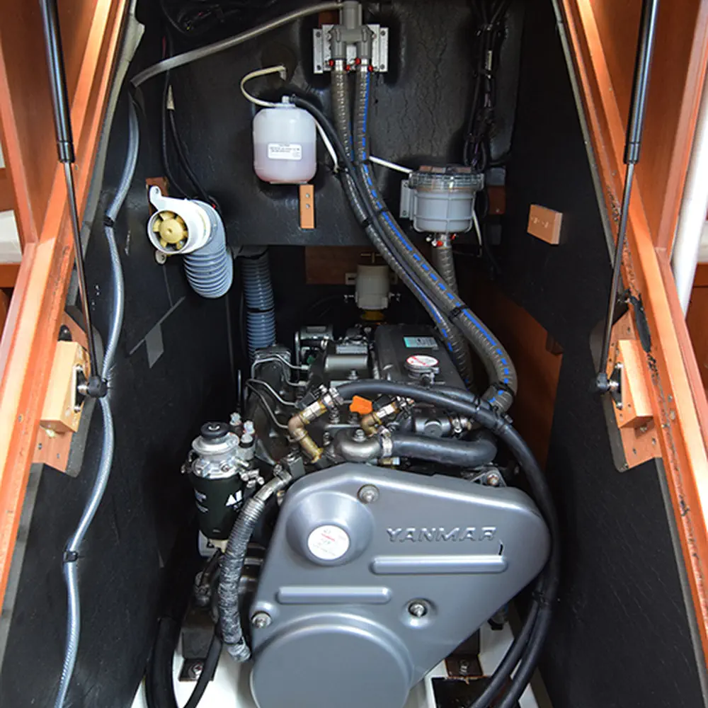Butterfly (A/C - Generator - 12 pax) 7