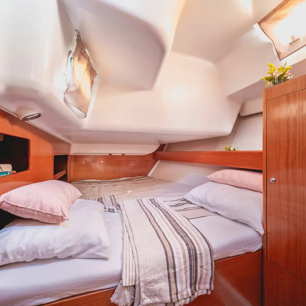Zorba Cabin 3 23