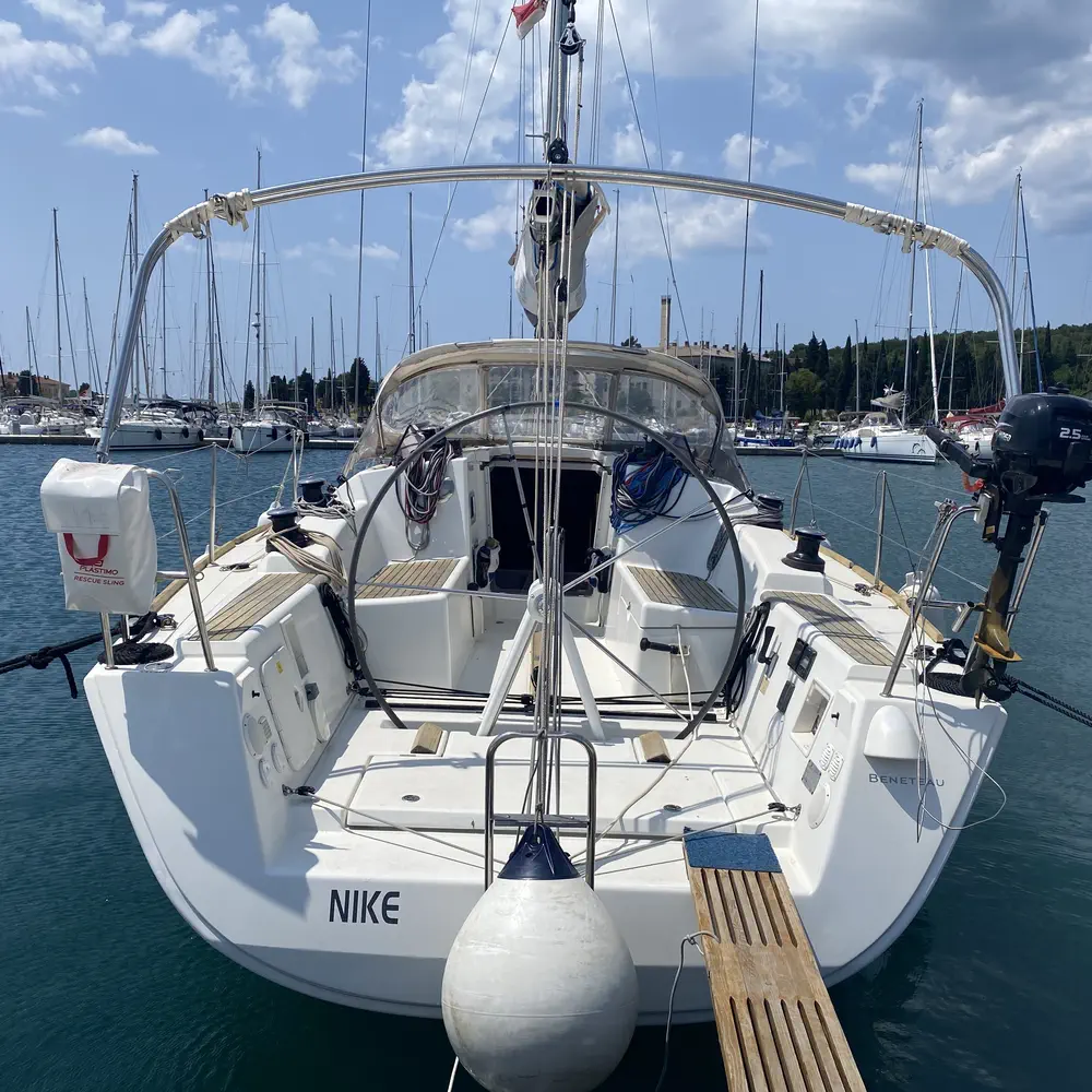 https://dsmkaagprkqin.cloudfront.net/images/beneteau/sail-boat/first-35/4438397860000104731-1746698694651124844-nike-1000x1000.webp