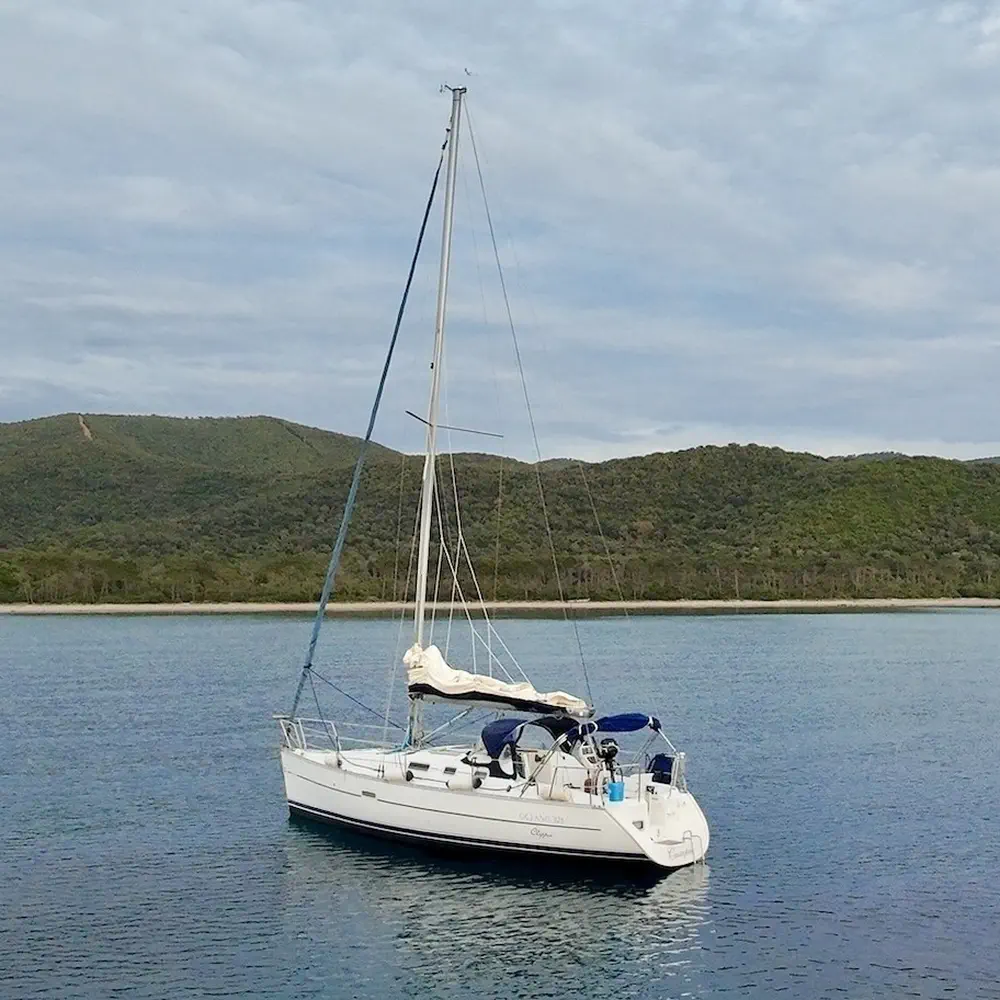 https://dsmkaagprkqin.cloudfront.net/images/beneteau/sail-boat/oceanis-323/6343969720000103769-1746638789031604074-cassiopea-1000x1000.webp