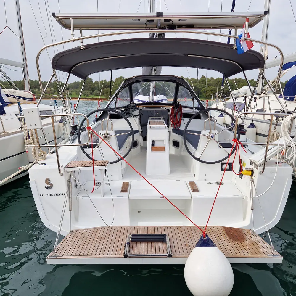 Navicela 16