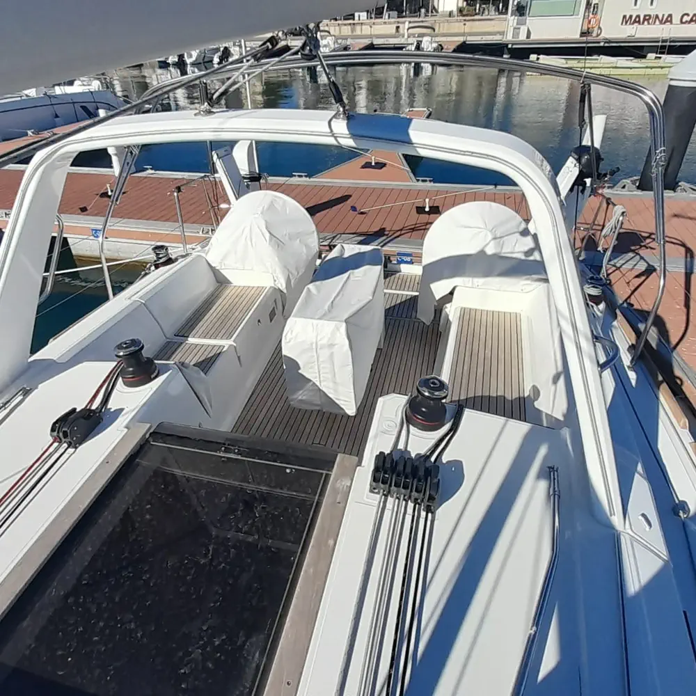 TRITON 10