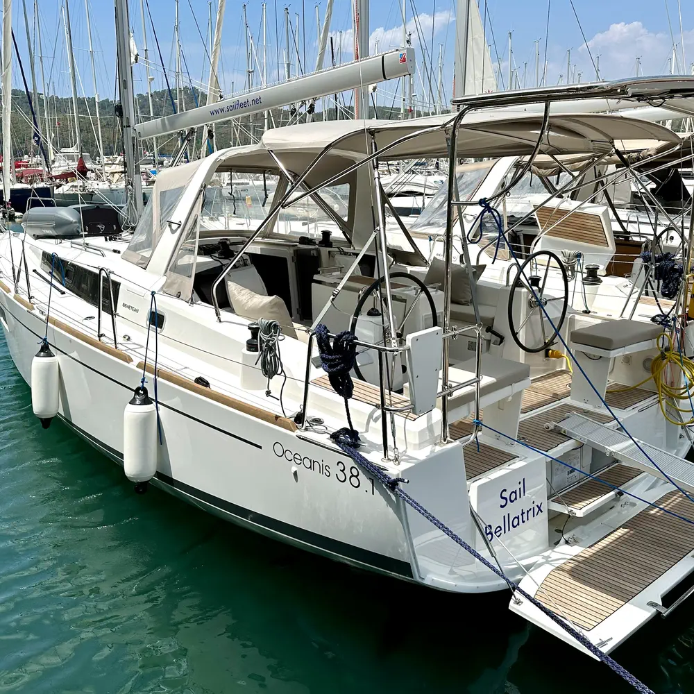 Sail Bellatrix 6