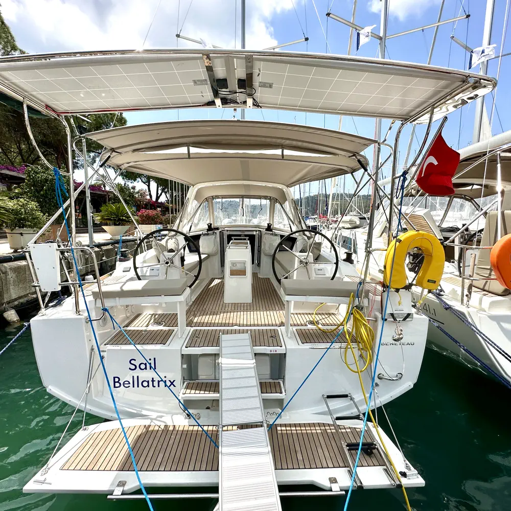 Sail Bellatrix 8