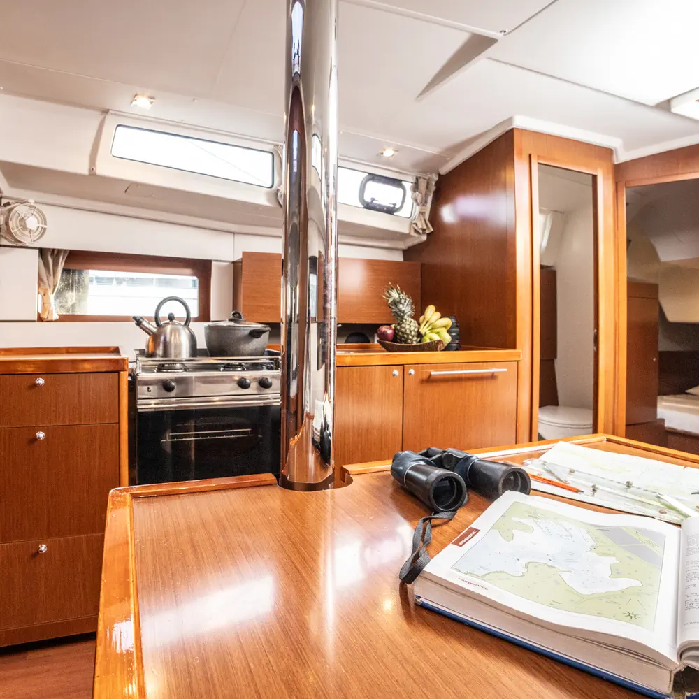 Oceanis38.1_2 9