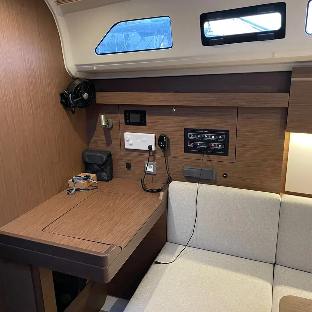 Aurora 12