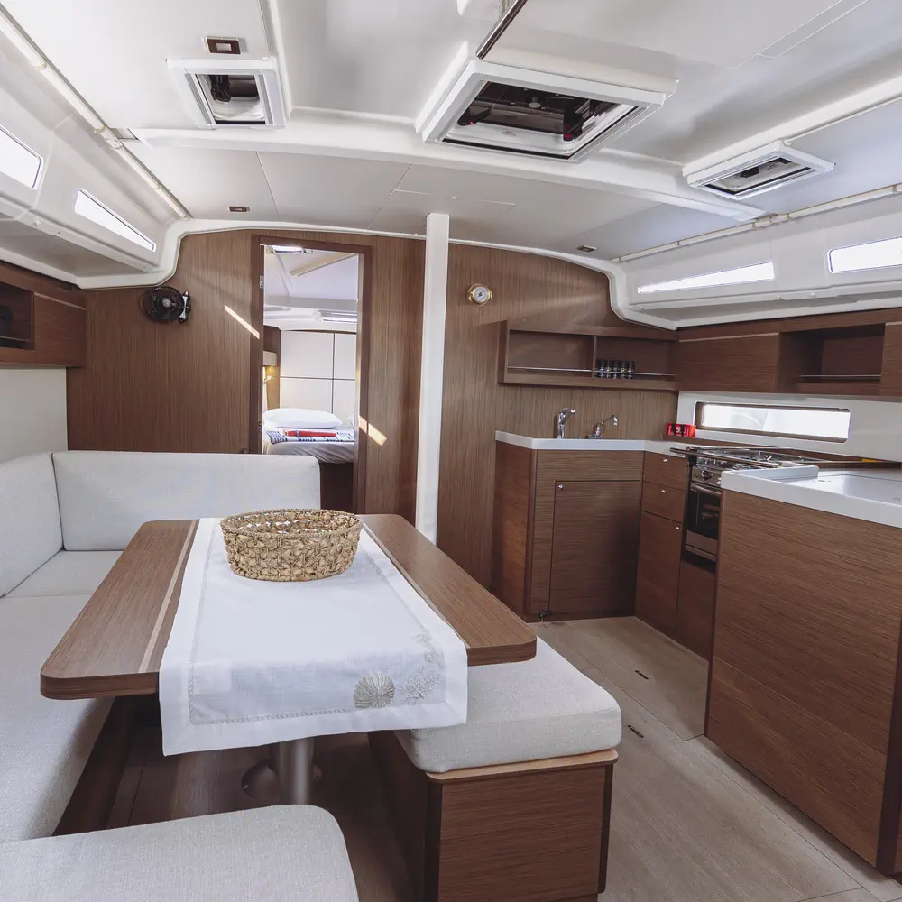 Miro 2022 ( Beneteau Oceanis 40.1 ft)  1