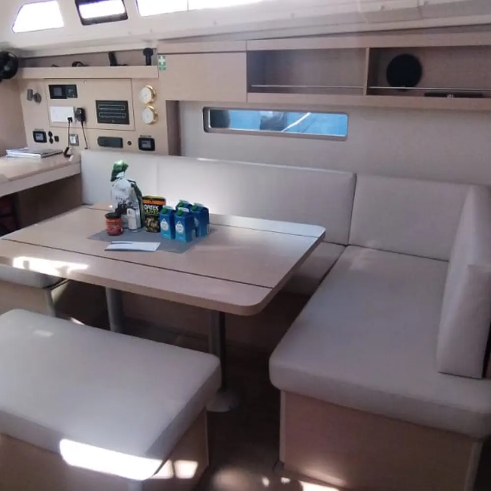 FERRARI (Premium Specs: air condition, pearl grey hull Electric WC, Inverter, Underwater lights) 7