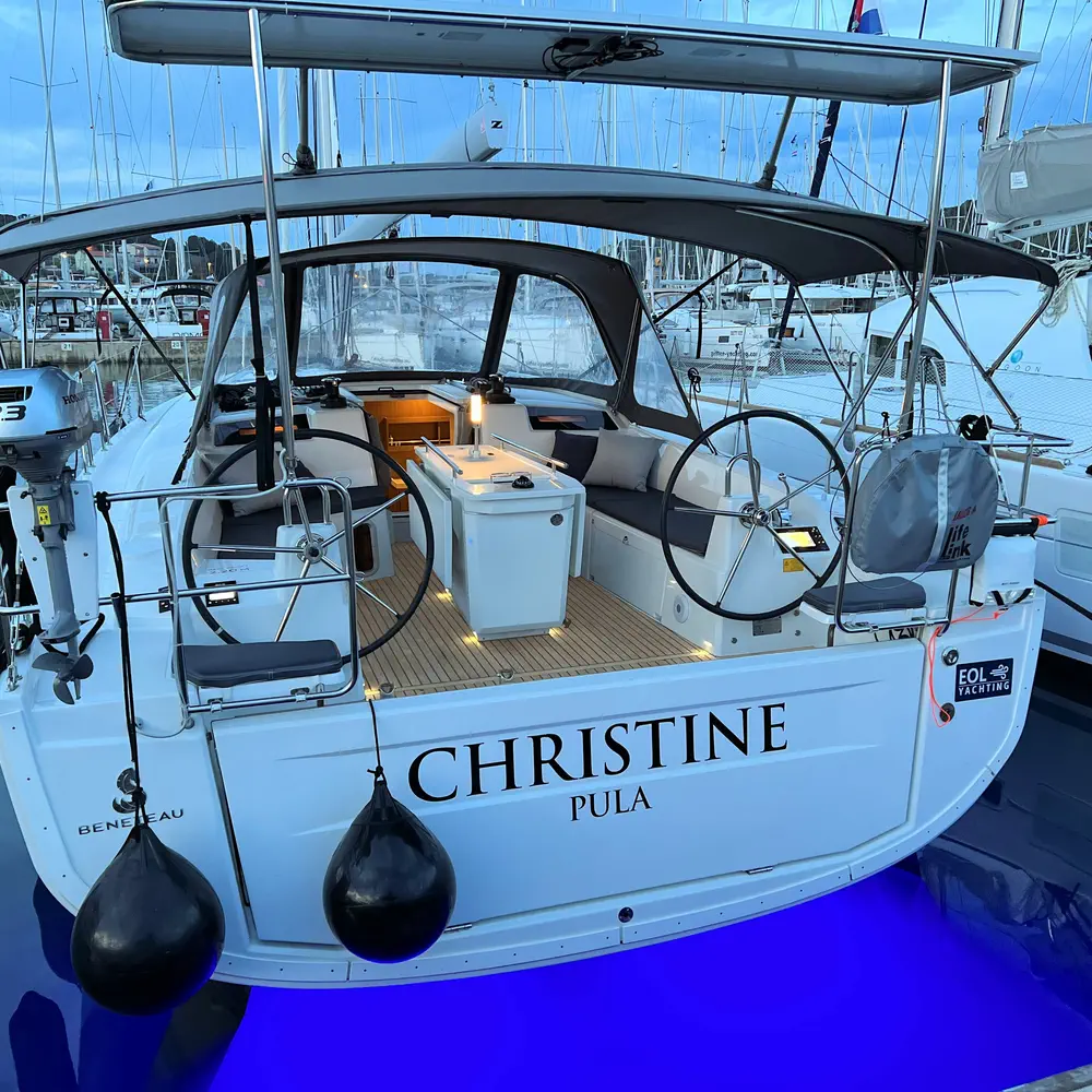 https://dsmkaagprkqin.cloudfront.net/images/beneteau/sail-boat/oceanis-40-1/3510916640000103501-1746624024076750768-christine-1000x1000.webp