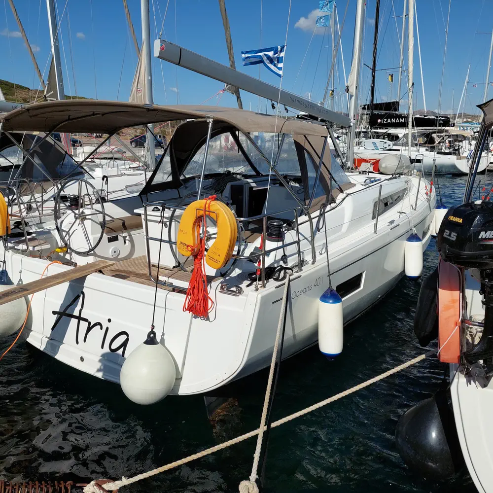 https://dsmkaagprkqin.cloudfront.net/images/beneteau/sail-boat/oceanis-40-1/4370524580000103447-1746548299256484383-aria-1000x1000.webp