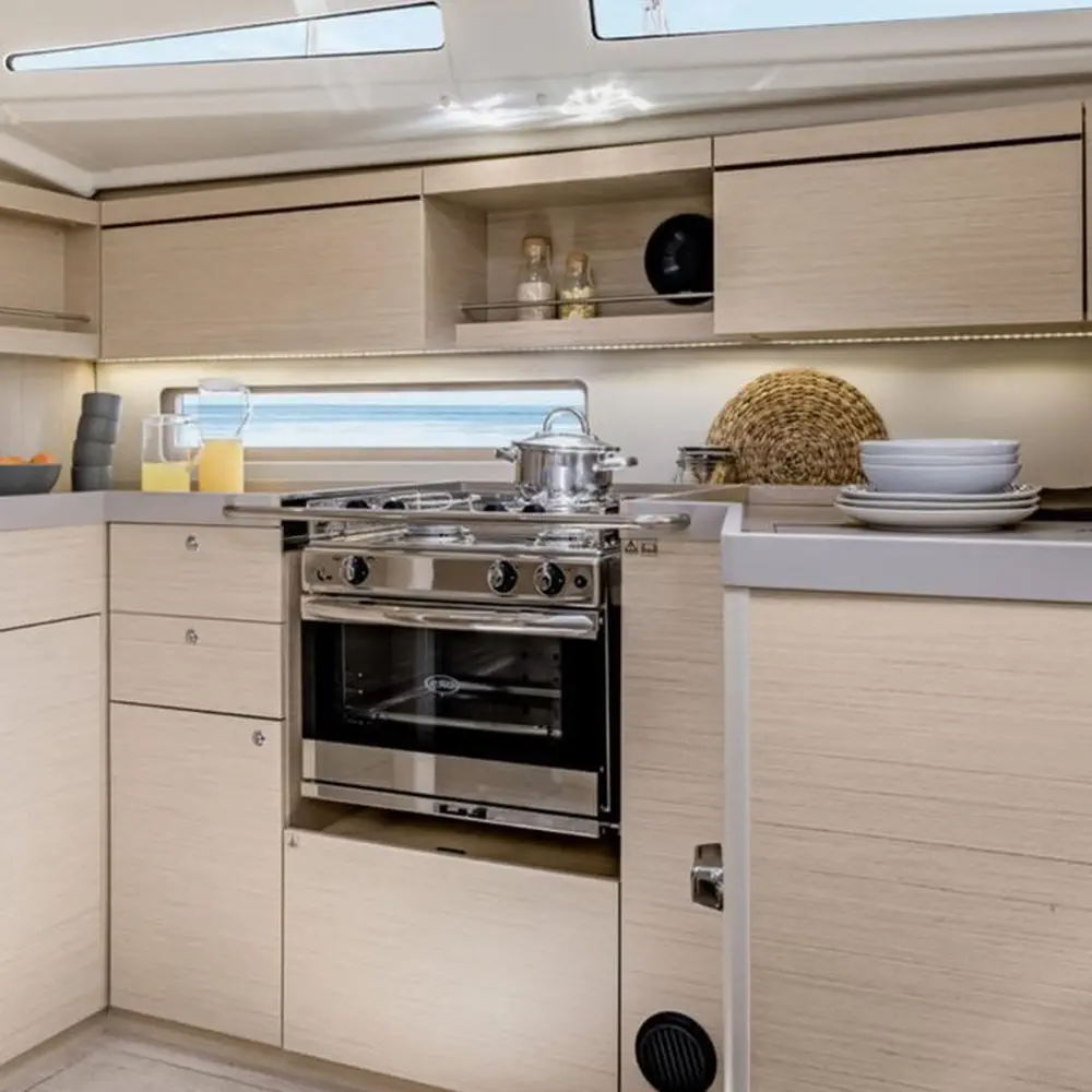 Sunsail Oceanis 40.1 Premium 5