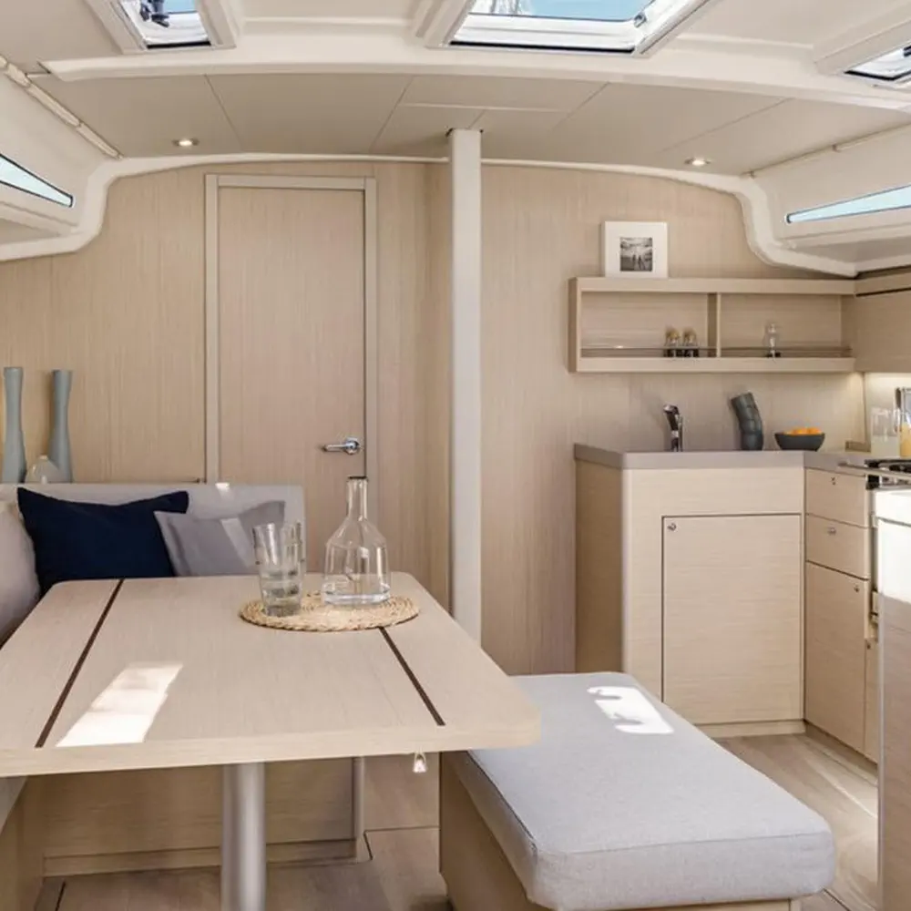 Sunsail Oceanis 40.1 Premium 4