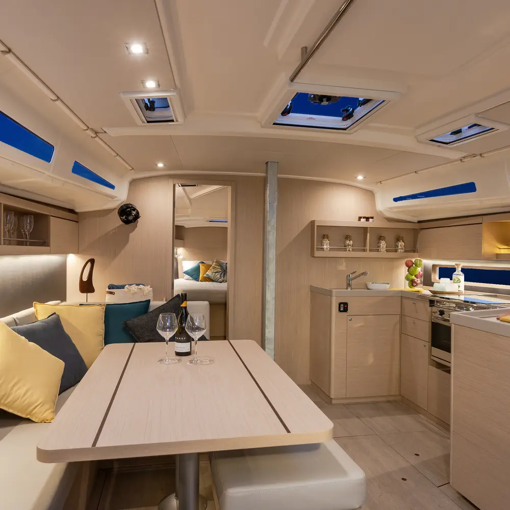 Moorings 42.3 Exclusive 6