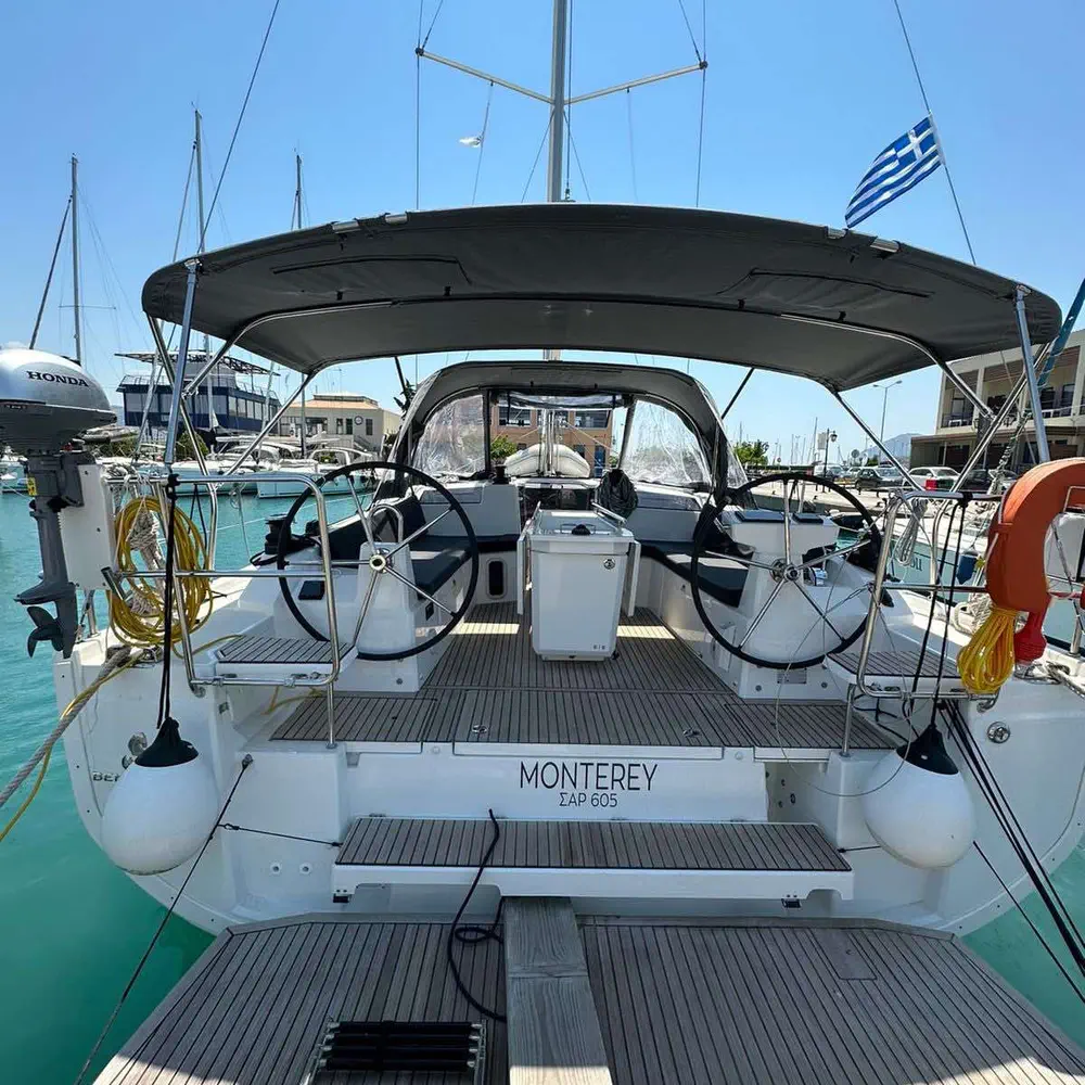 MONTEREY (bowthruster,inox gangway, solar panels, inverter, teak cockpit) 10