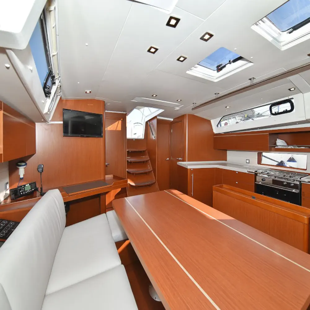 Antonela M  29