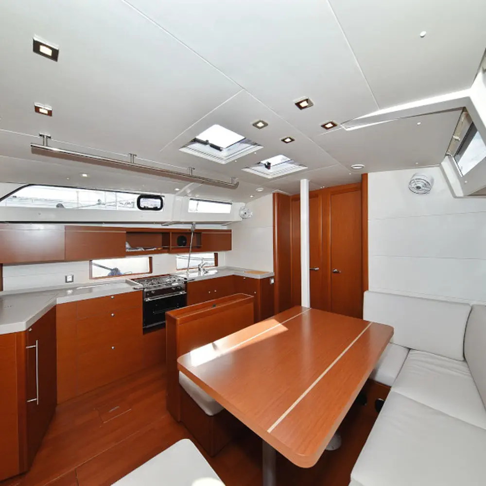 Antonela M  32