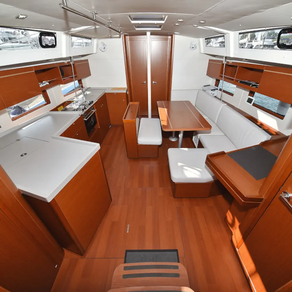 Antonela M  43