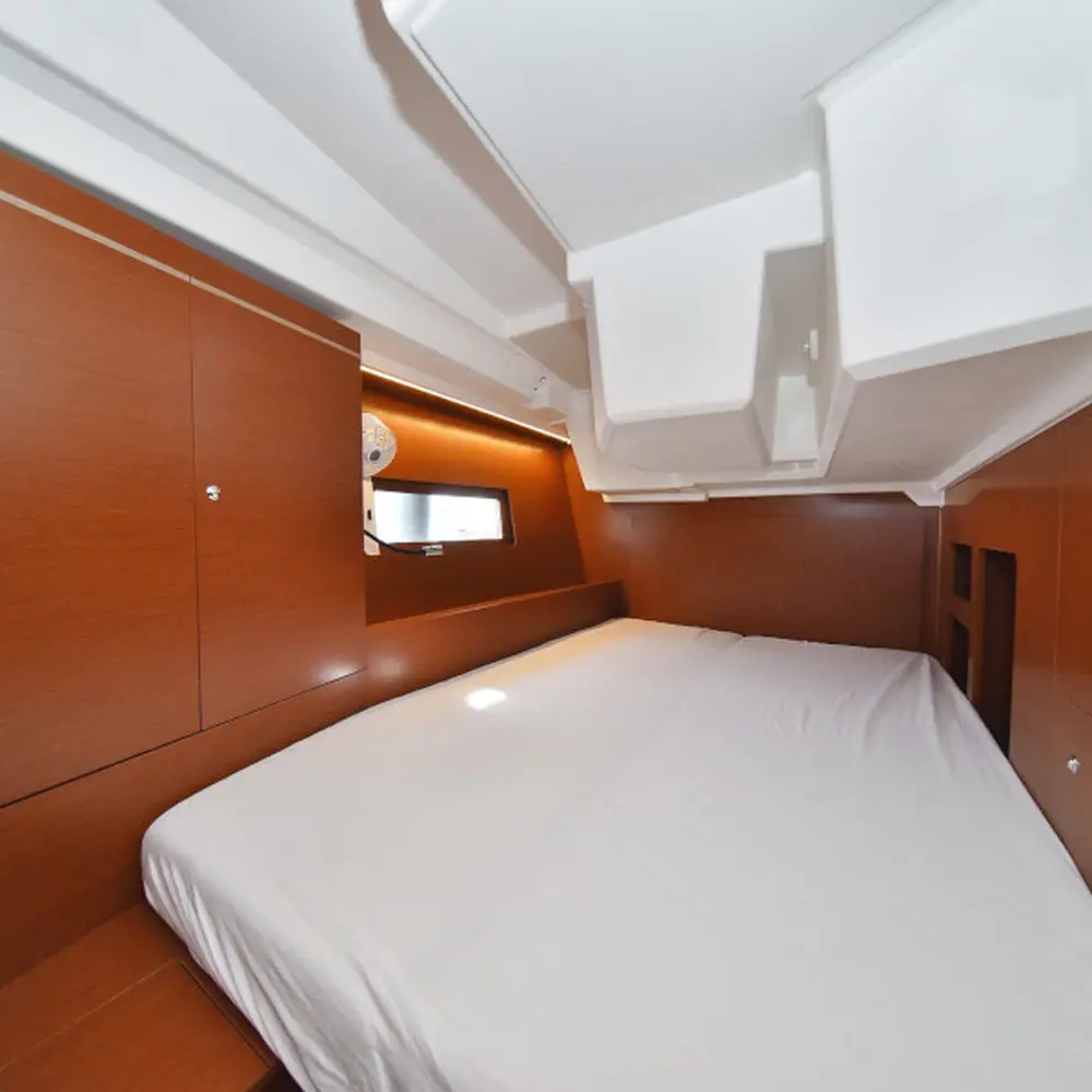 Antonela M  63