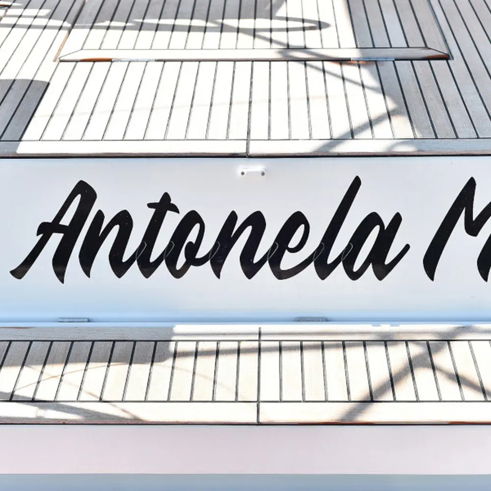 Antonela M  74