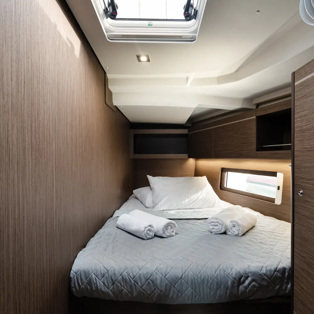 Vienna Princess | Bow Thruster, Solar Panel, 12 pax 4