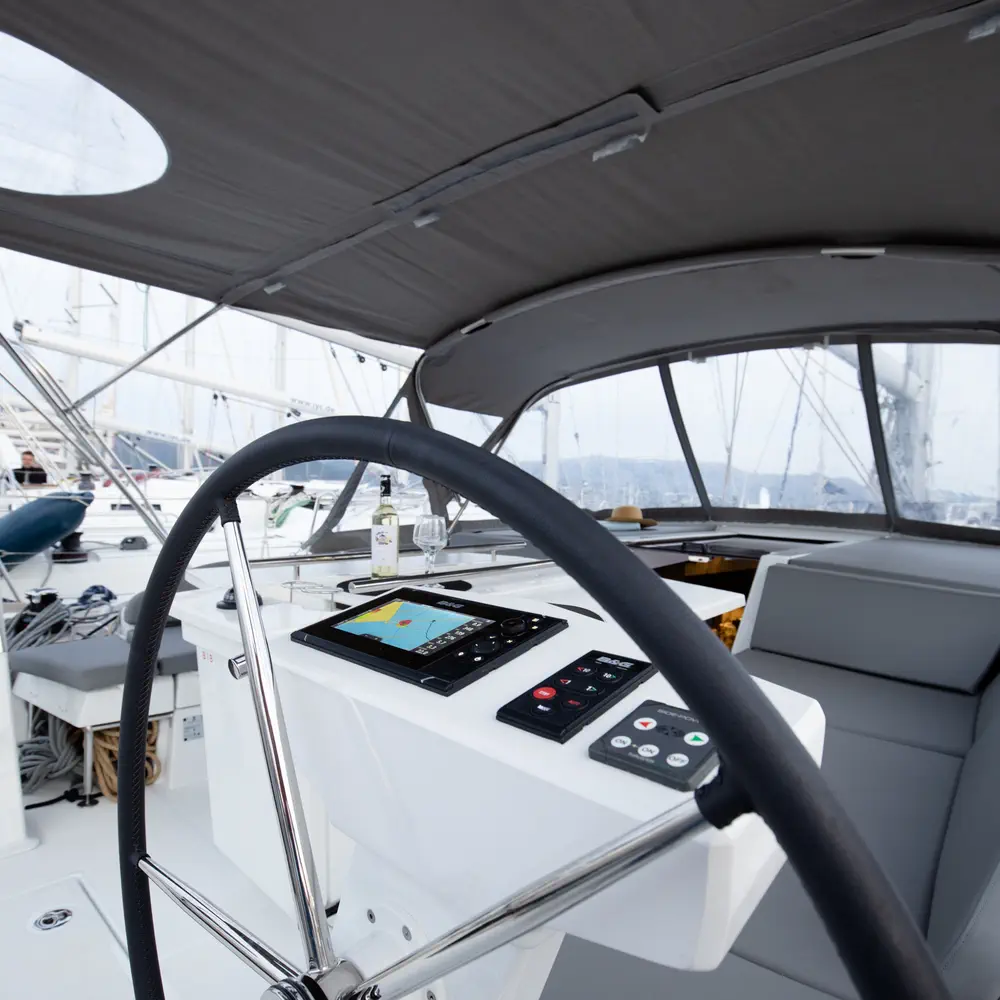 Vienna Princess | Bow Thruster, Solar Panel, 12 pax 11