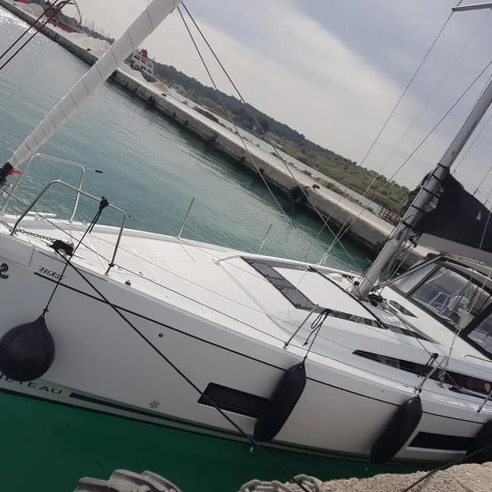 Anemos (A/C , Generator 8kVA, Solar Panels, Bow Thruster, BBQ) 11