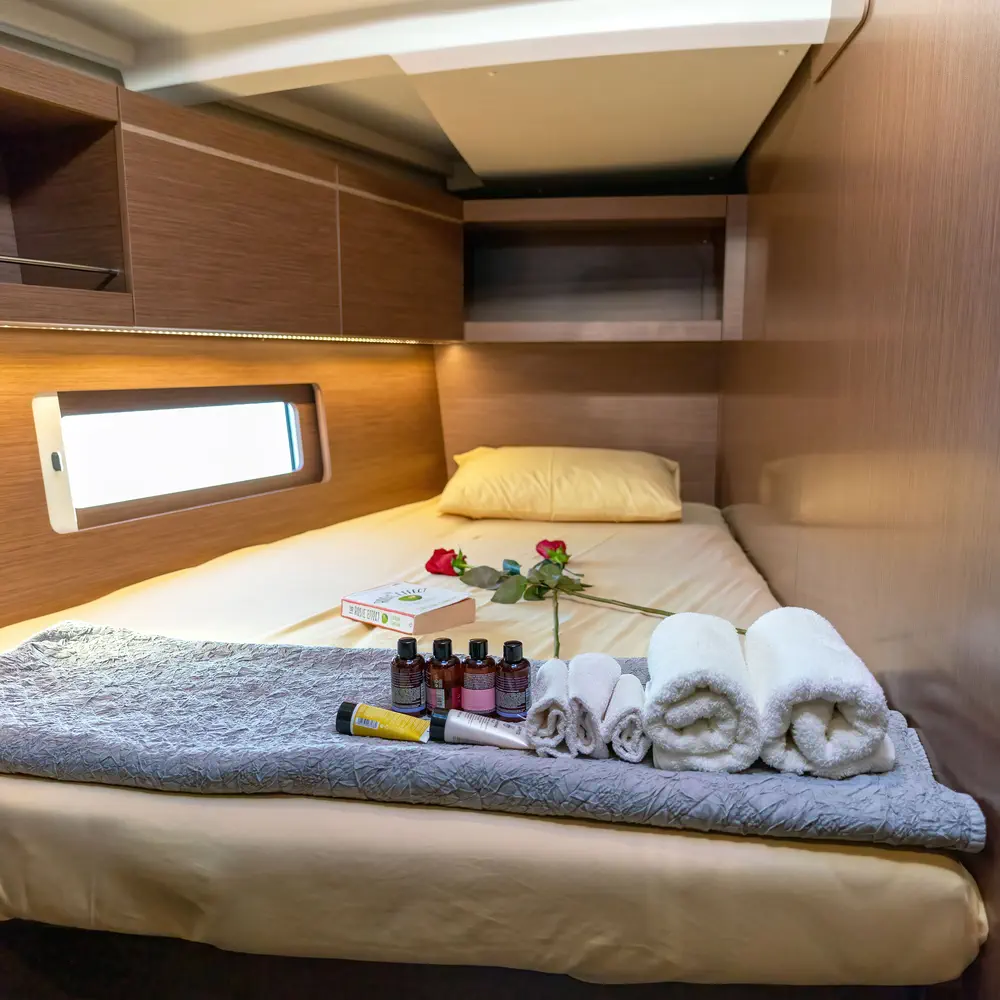 "Blue Odyssey, Beneteau Oceanis 46.1, 2020" 25