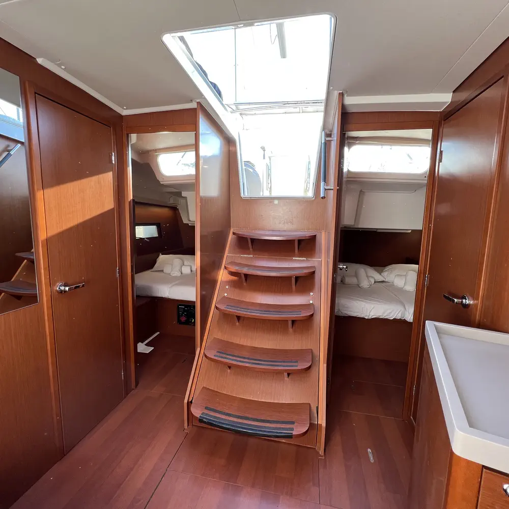 Ostria 9