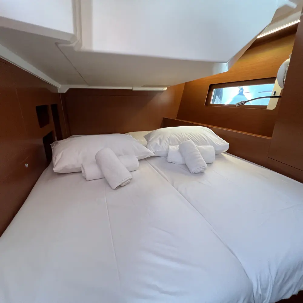 Ostria 28