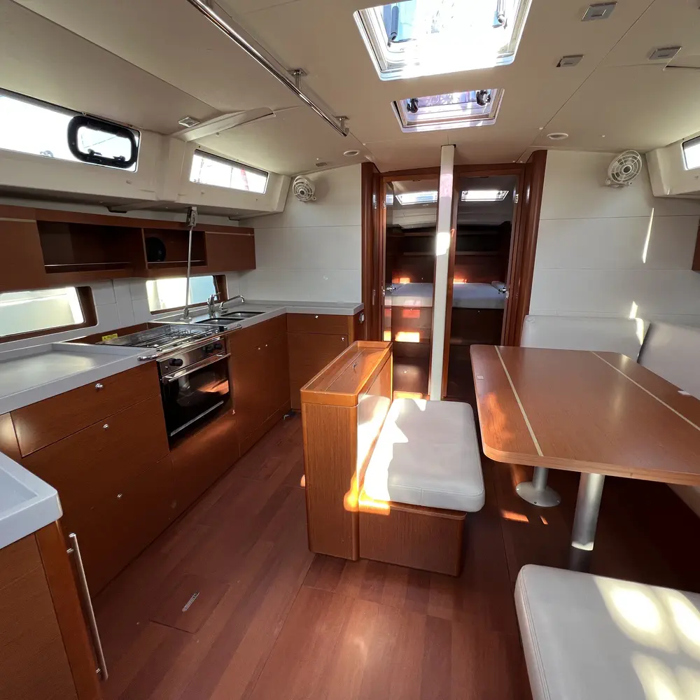 Ostria 27