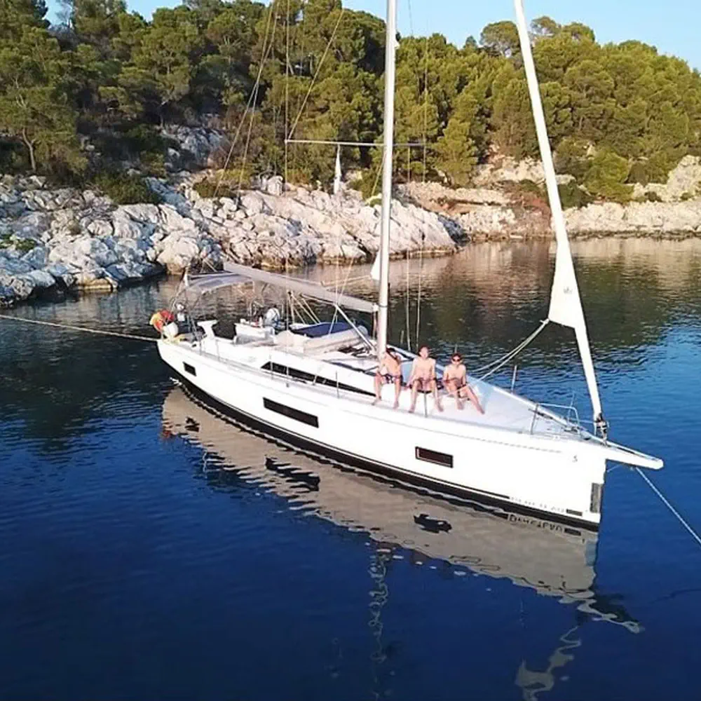 Ostria 32