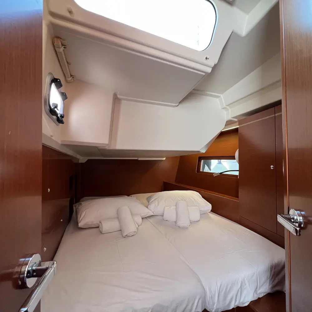 Ostria 33