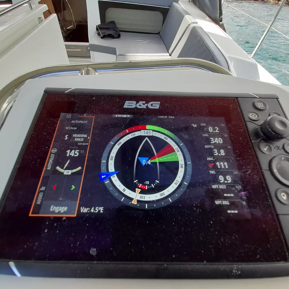 OKIROI (Performance Version, Electric WC, Bowthruster, Solar Panel, Inverter, Inox gangway)  6