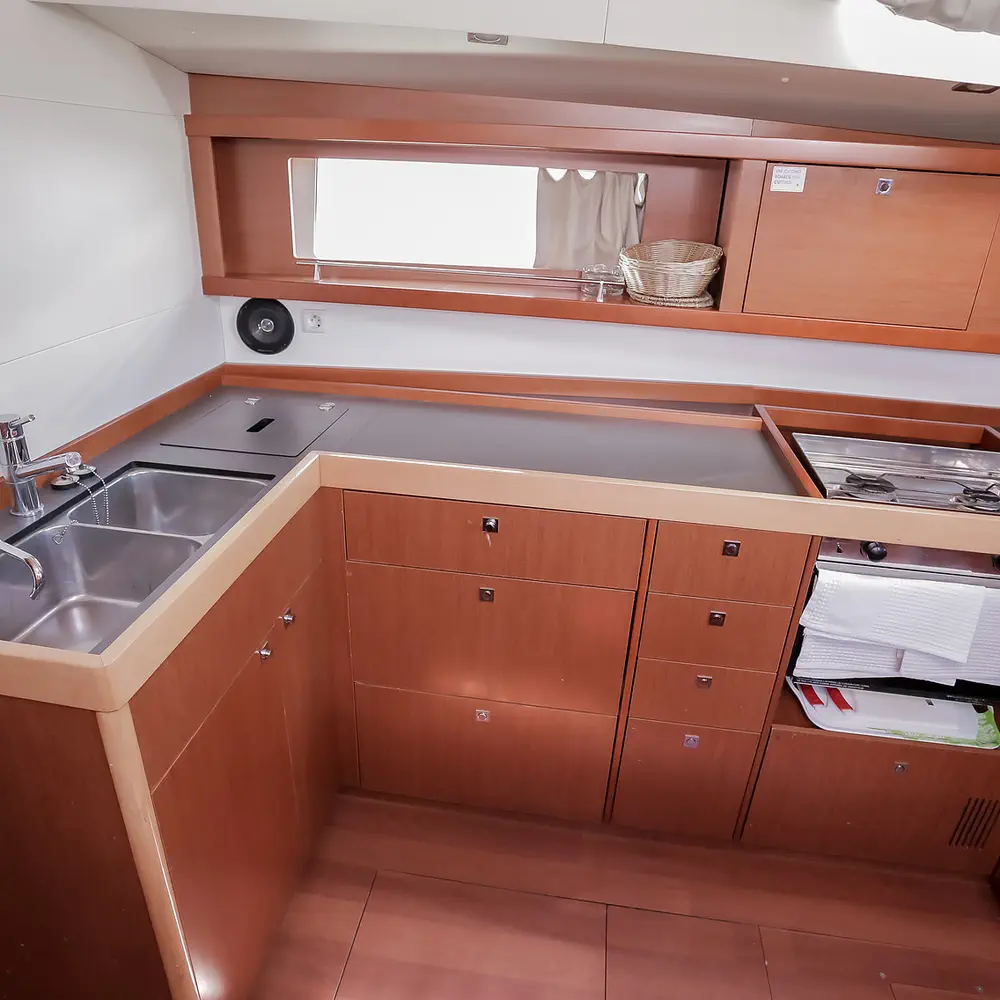 Nabucco: Forward Cabin #2 (Cabin Charter - 2 pax) Fully Crewed, ALL EXPENSES 3
