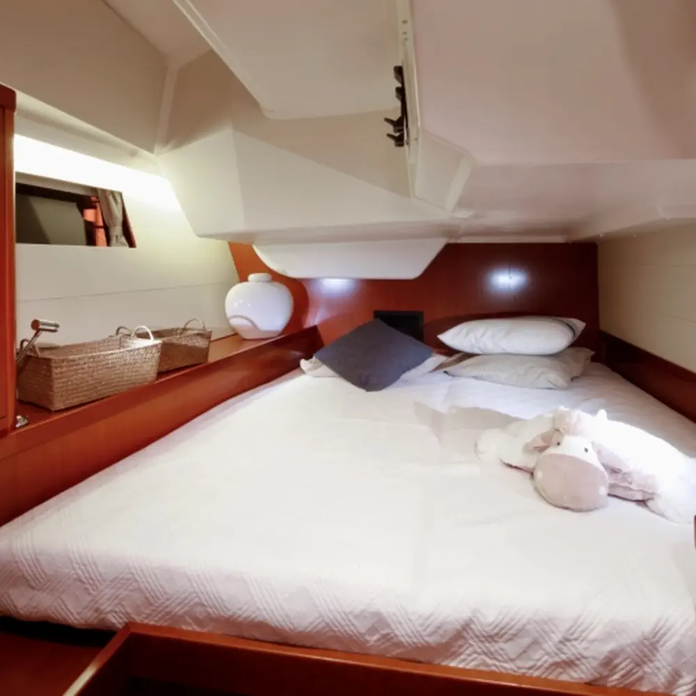 Nabucco: Forward Cabin #2 (Cabin Charter - 2 pax) Fully Crewed, ALL EXPENSES 9