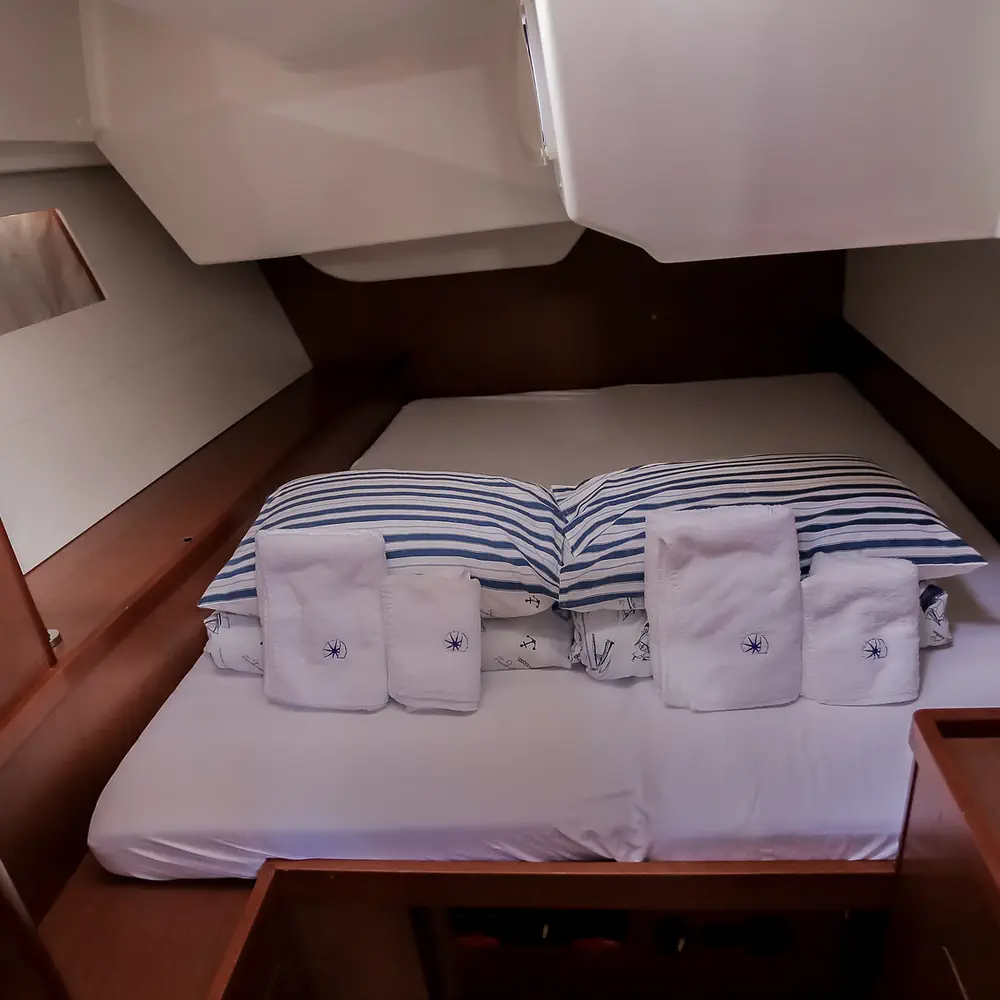 Nabucco: Forward Cabin #2 (Cabin Charter - 2 pax) Fully Crewed, ALL EXPENSES 17