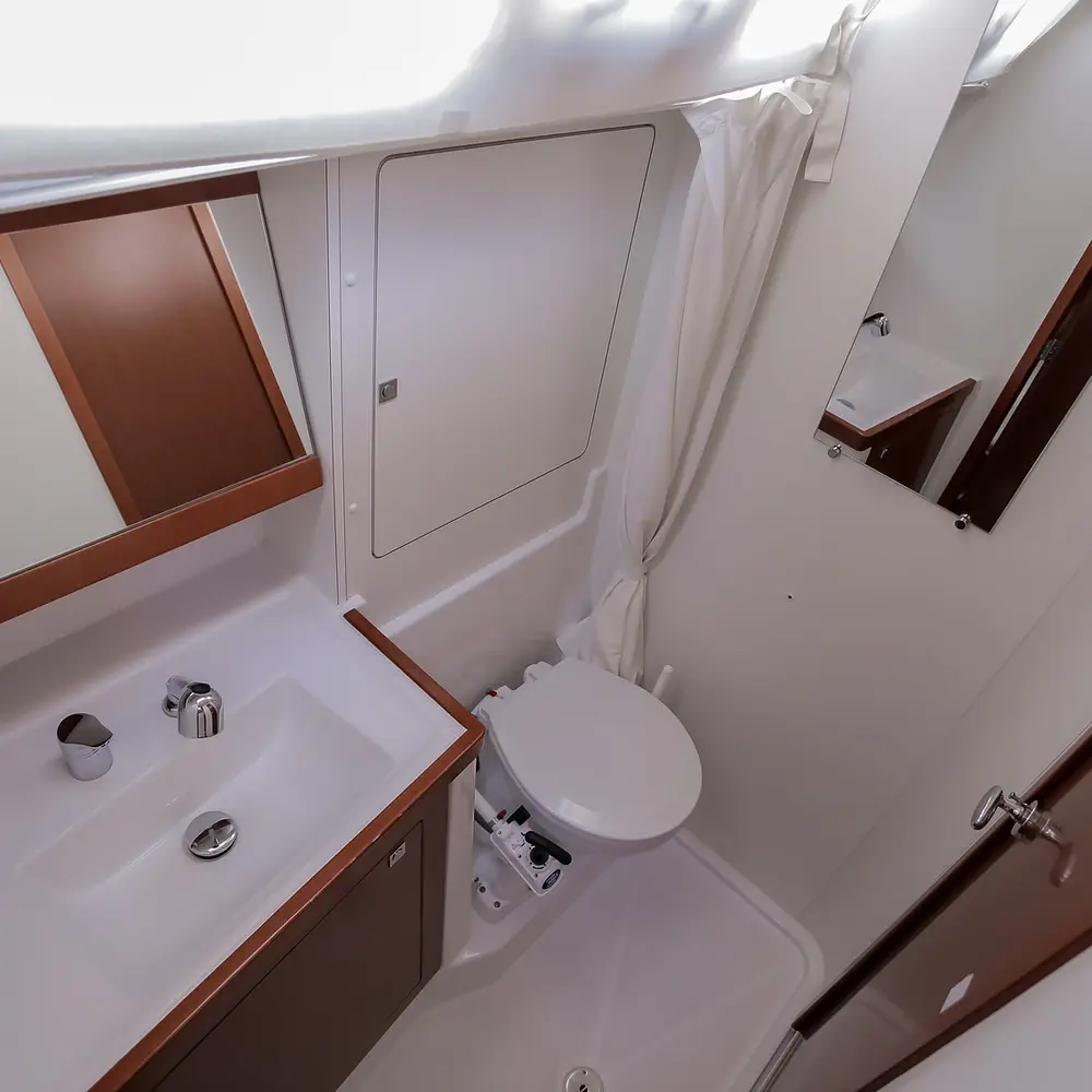 Nabucco: Aft cabin #1 (Cabin Chrter - 2 pax) Fully Crewed, ALL EXPENSES 19