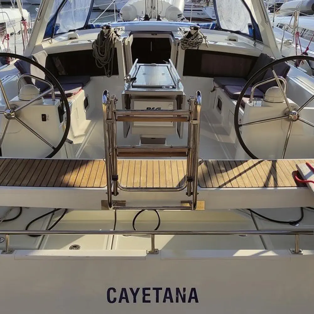 Cayetana 3