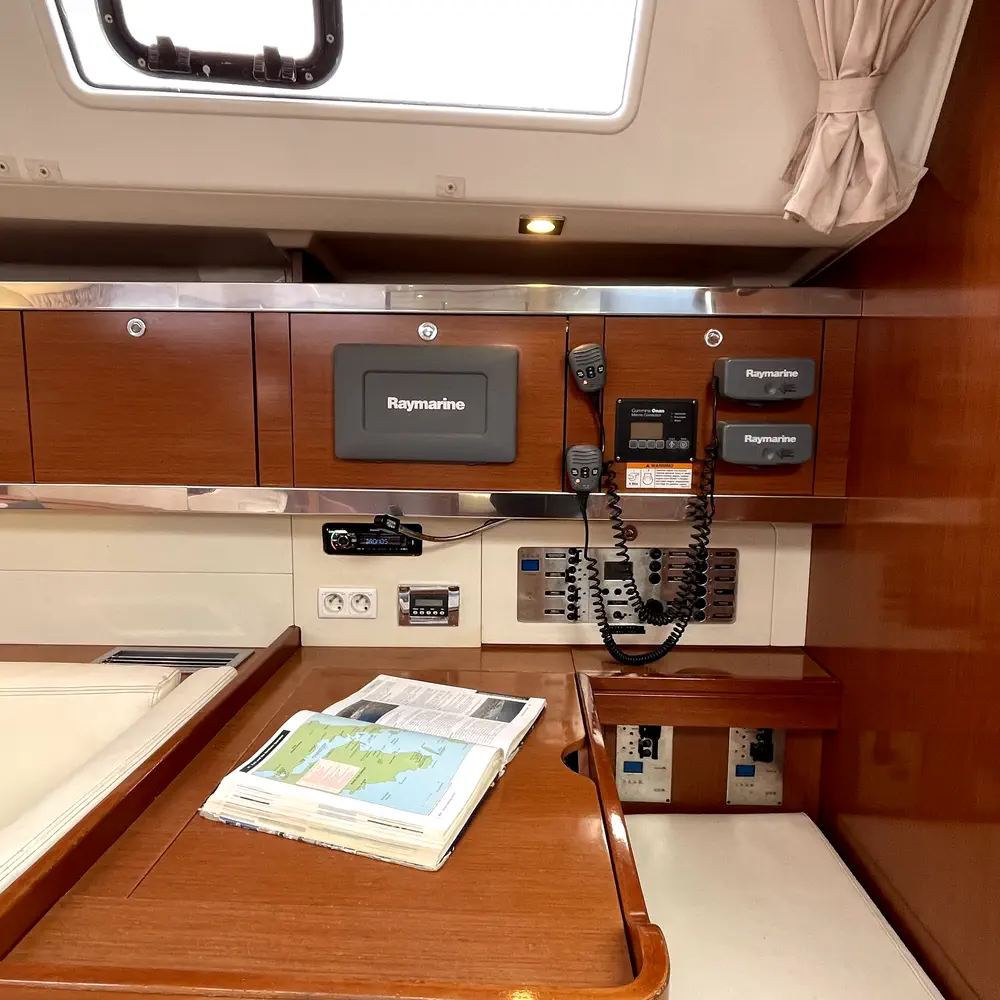 Thano (A/C - Generator - 12 pax) 11