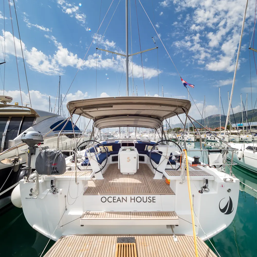 OCEAN HOUSE (WITH AC&GENERATOR) 9
