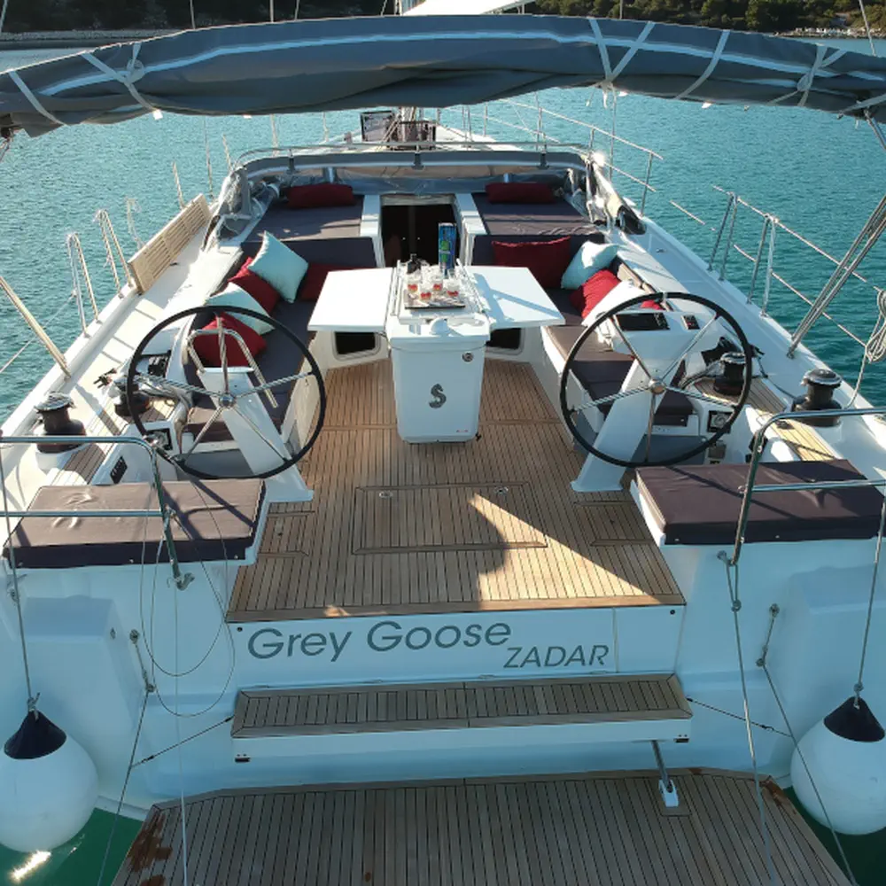 GREY GOOSE  82