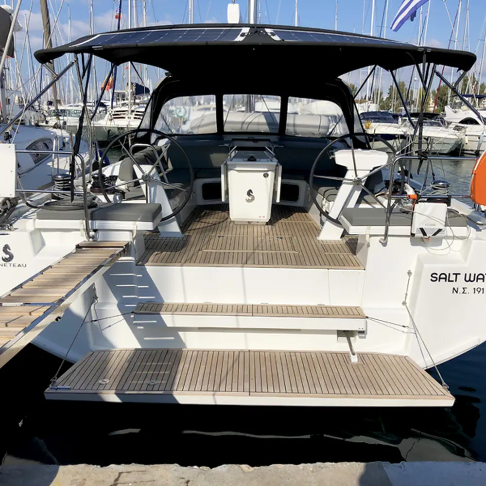 Salt Water (A/C - Generator - Inverter - 12 pax) 4