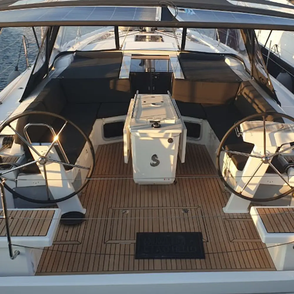 NIREAS (generator, air condition, pearl grey hull, 1 SUP free of charge) 4