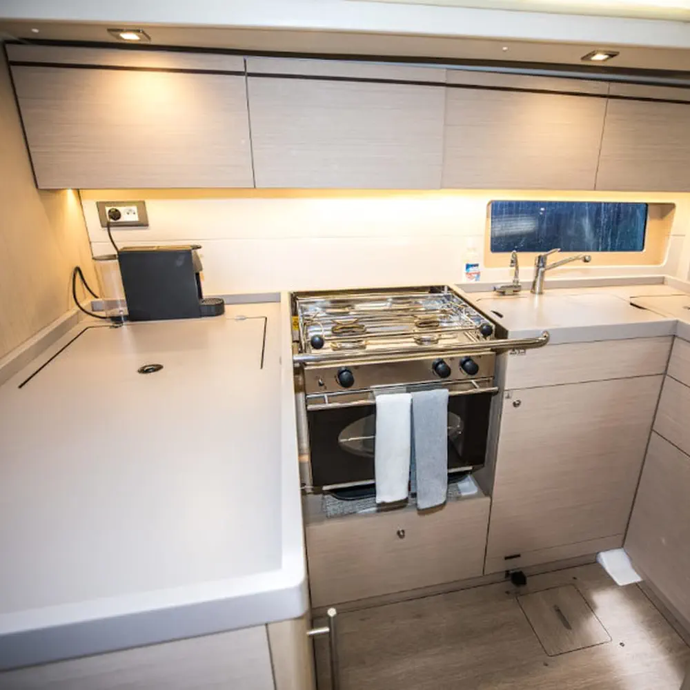 NIREAS (generator, air condition, pearl grey hull, 1 SUP free of charge) 11