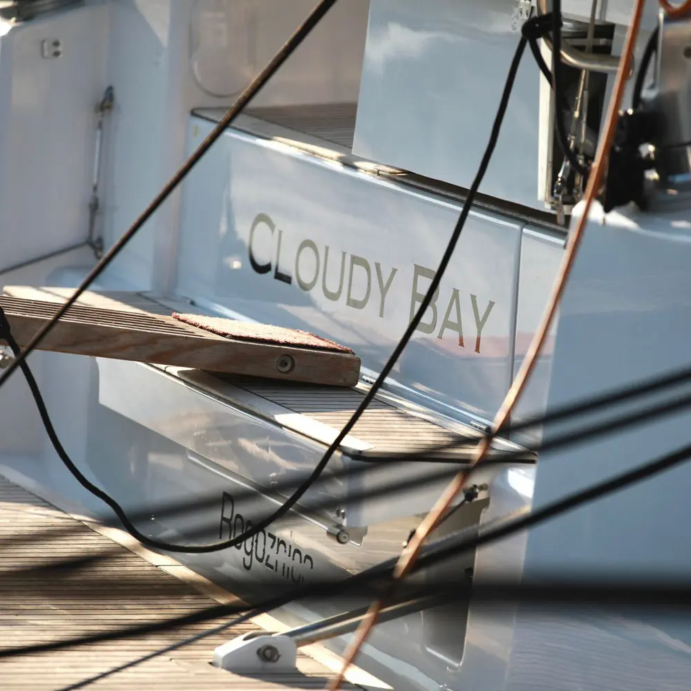 Cloudy Bay 24
